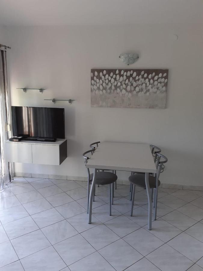 Apartment Melani Pula Buitenkant foto