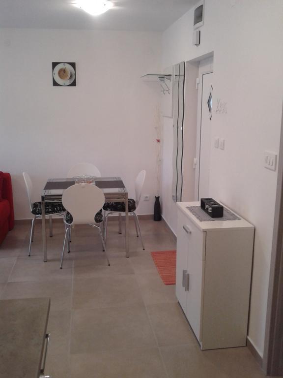 Apartment Melani Pula Buitenkant foto