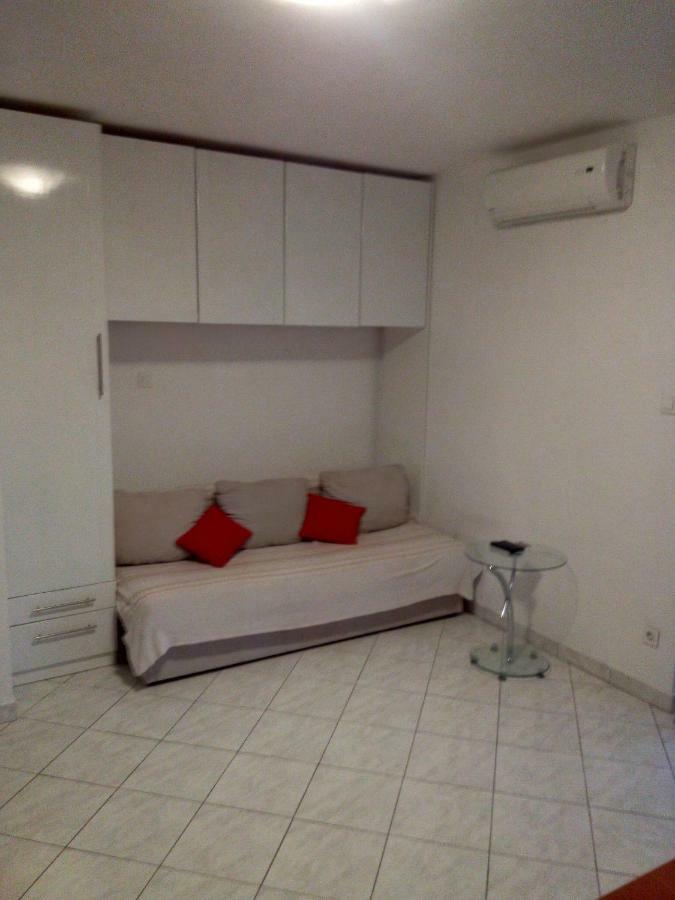 Apartment Melani Pula Buitenkant foto