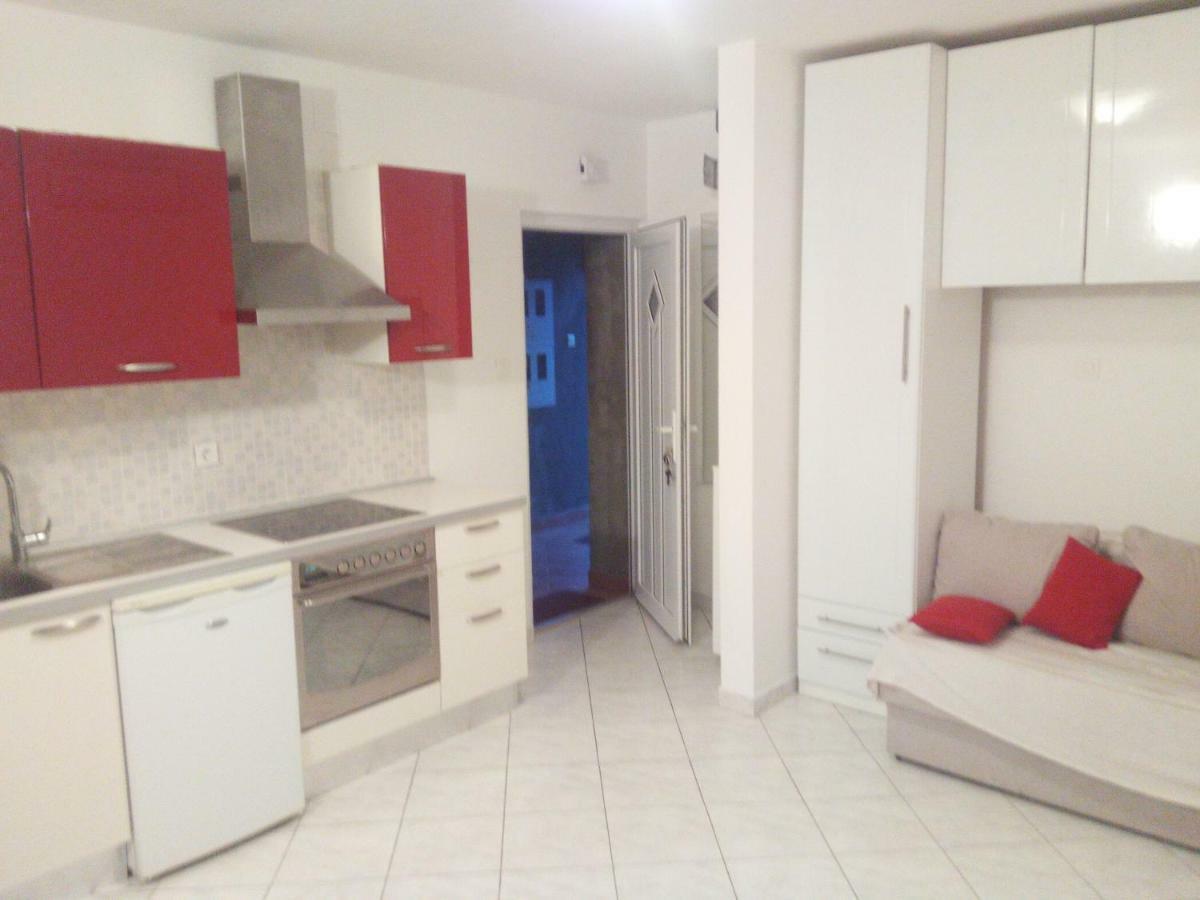 Apartment Melani Pula Buitenkant foto