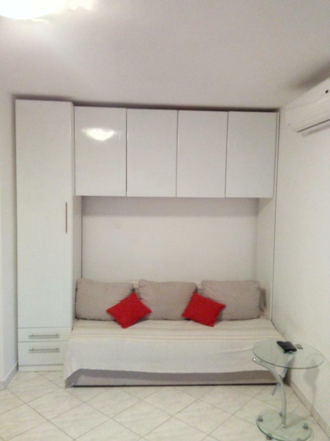 Apartment Melani Pula Buitenkant foto