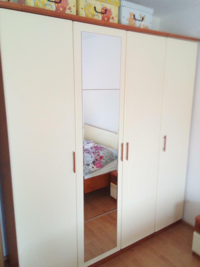 Apartment Melani Pula Buitenkant foto