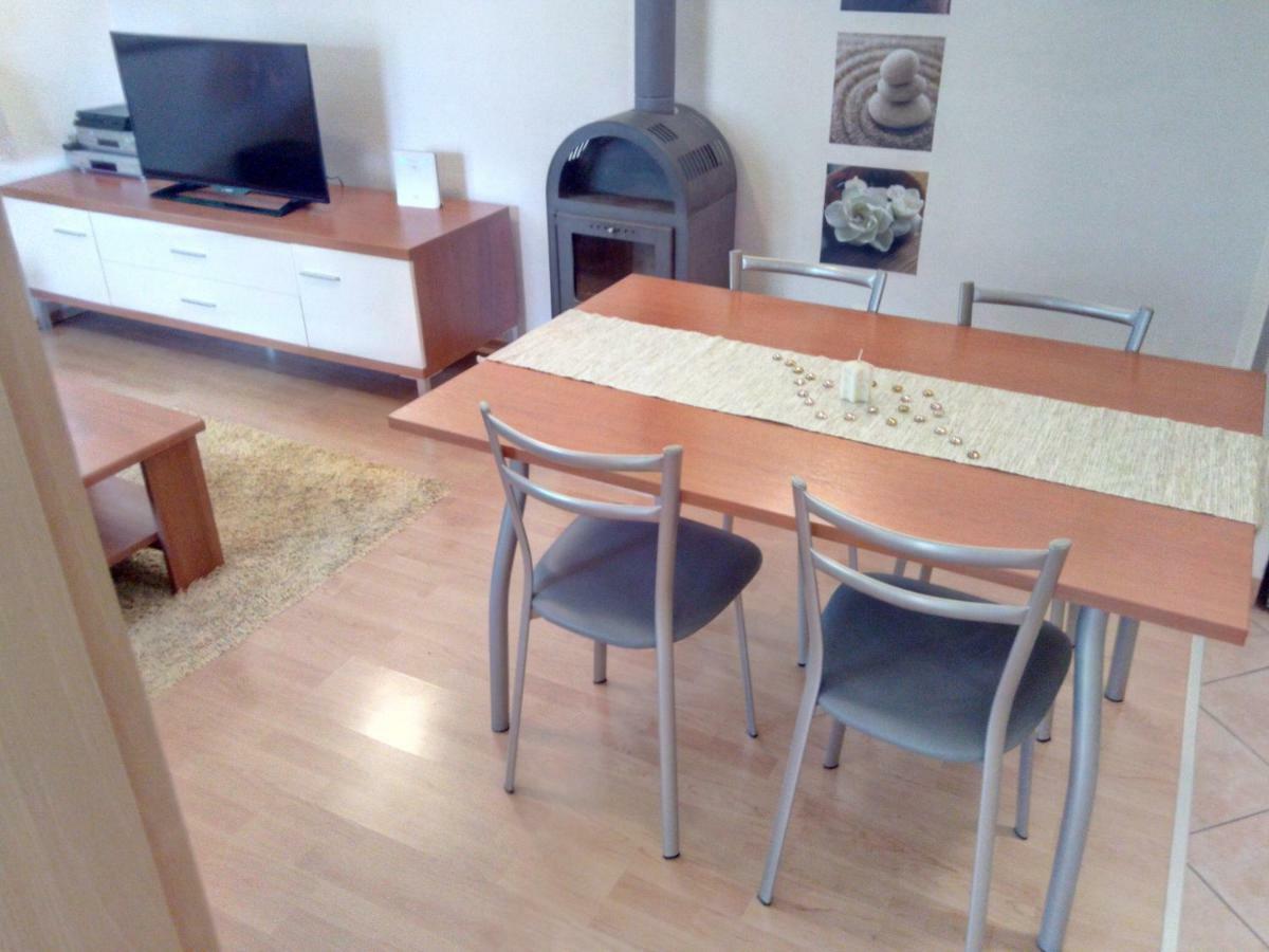 Apartment Melani Pula Buitenkant foto